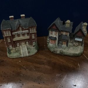 Lot 2 The Americana Collection Liberty Falls 1993 Courthouse and Clothier